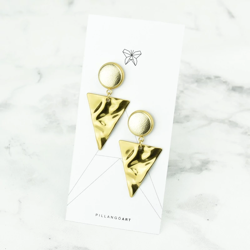 arany bőr, nemesacél arany háromszög medálos fülbevaló